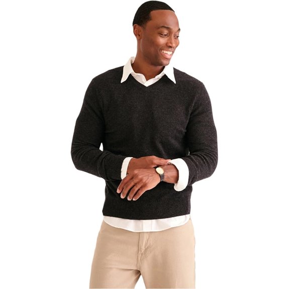 Naadam Men's Original Cashmere V-Neck Sweater