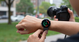 The Fast-Charging Pixel Watch 4 LTE Is $100 Off Right Now