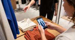 How Augmented Reality In Fashion Retail Encourages Brand Advocacy And Co-Creation